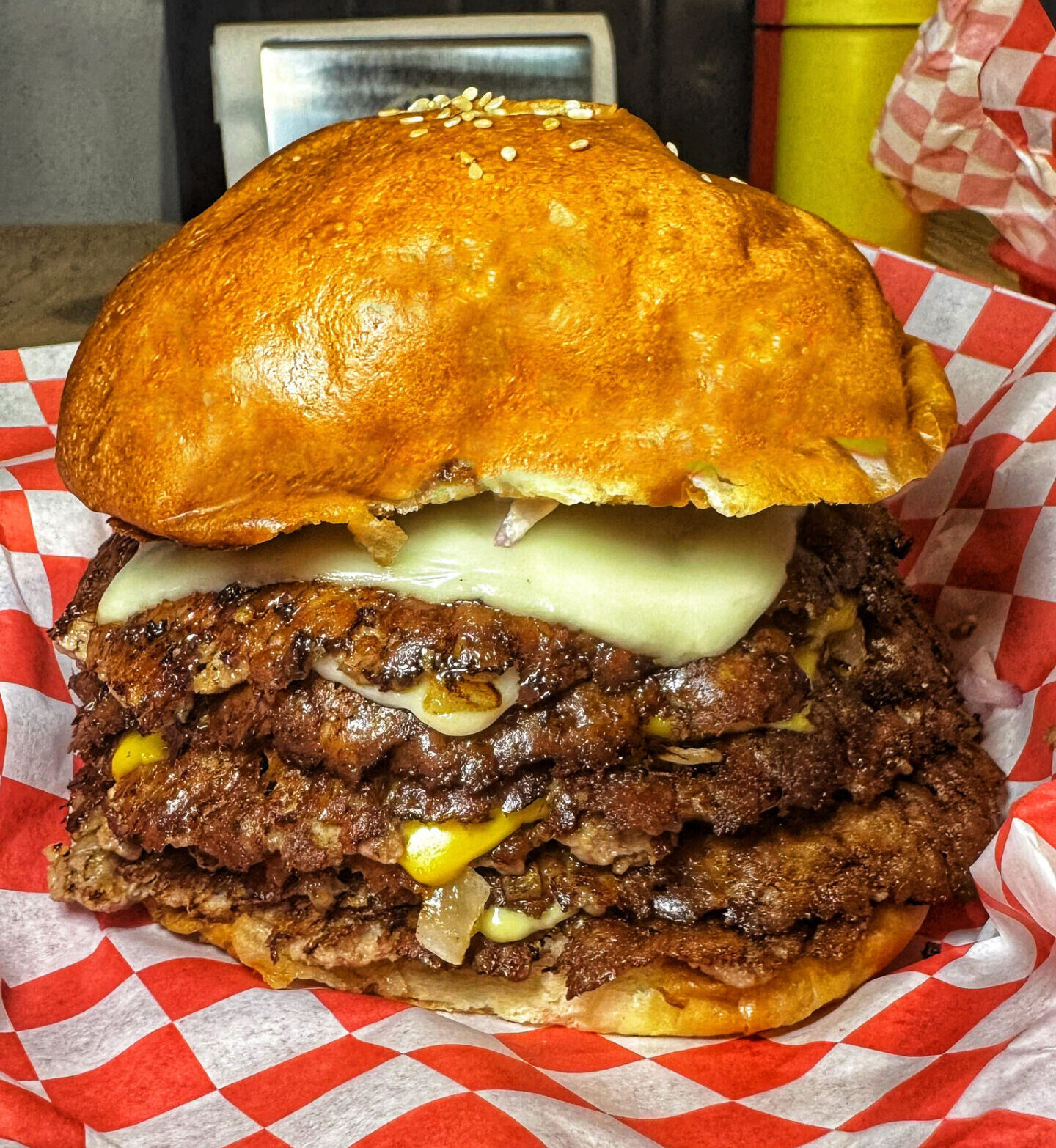 Hamburguesa recién preparada de Chicago Bernie’s